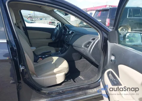 2011 Chrysler 200 Limited z USA, uszkodzony, nr VIN 1C3BC2FG6BN547039